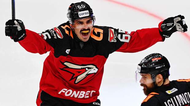 Якупов — о серии с «Локомотивом»: «Мужики бьются, цепляются за каждый сантиметр льда, защищают своих ребят»