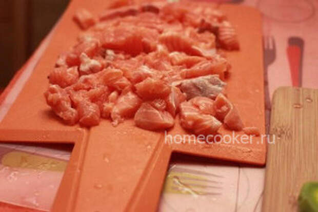 Narezannaya forel 300x200 Уха со сливками по фински