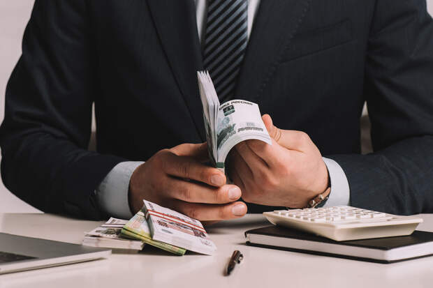 Адвокат Кваша: актер Шароватов отдал мошенникам около 2,5 миллионов рублей