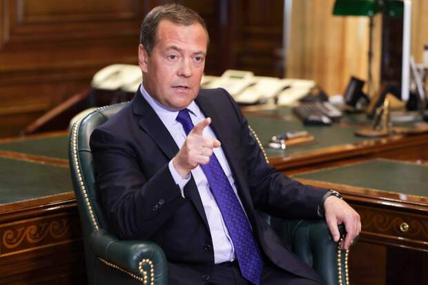Полистал-то вчера вечером от ничего делать полистал телеграмм-канал Дмитрий Анатольевича. Волосы дыбом встали.