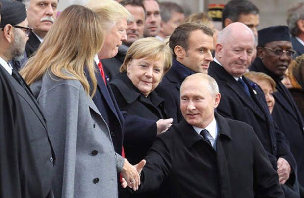 Владимир Путин на церемонии празднования 100-летия окончания Первой мировой войны в Париже.