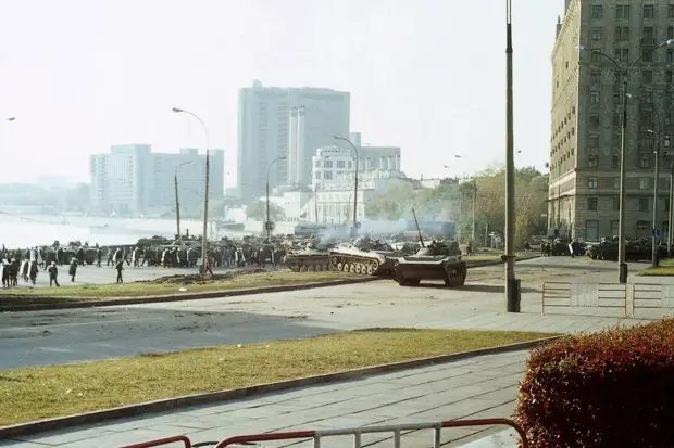 Фотография: Расстрел Дома Советов 4 октября 1993 года №14 - BigPicture.ru