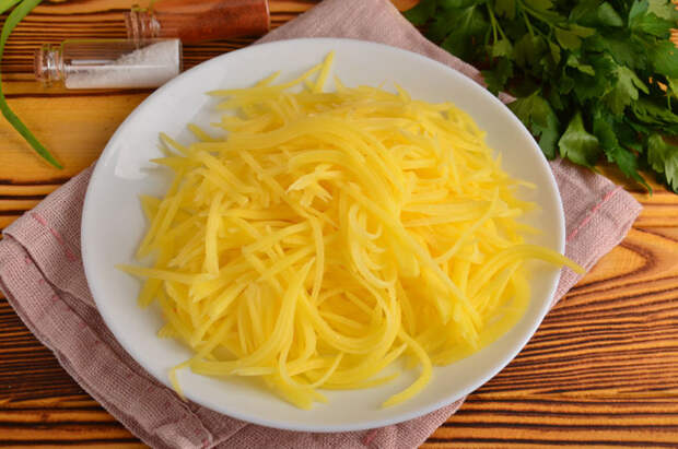 Салат «Гнездо глухаря» с курицей — оригинальный и очень вкусный рецепт