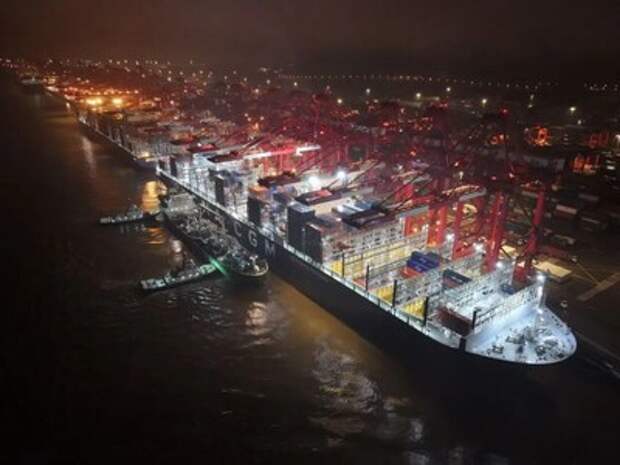 Компания Shanghai Electric впервые в мире осуществила крупномасштабную бункеровку биометанолом судна для международных перевозок