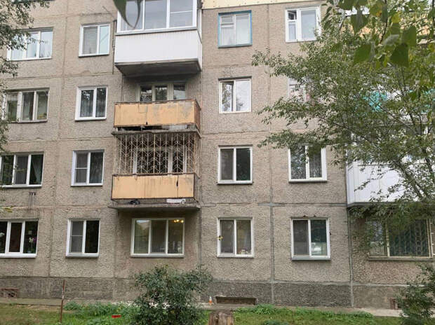 Годовалая девочка выпала из окна третьего этажа в Минусинске