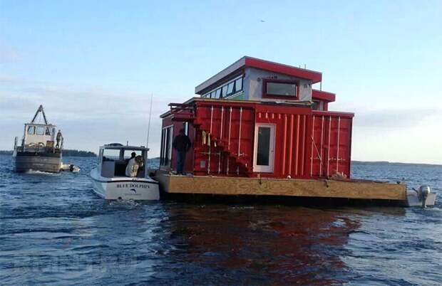 Плавучий дом из морских контейнеров