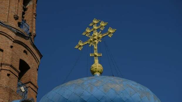 Крест на куполе храма / Фото: amic.ru 