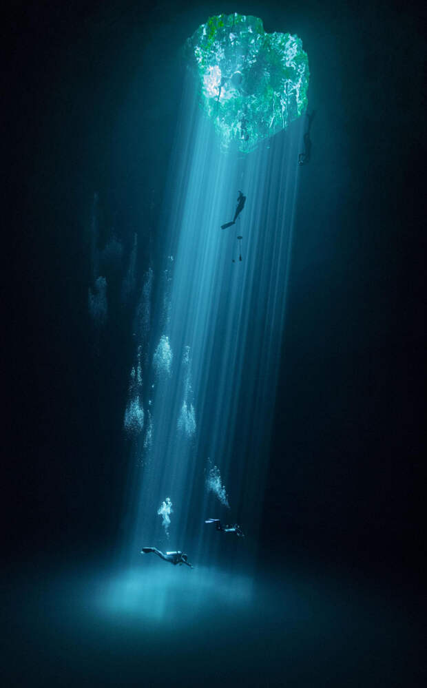 Подводная пещера