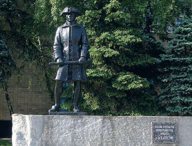 Памятник Григорию Капустину, первооткрывателю Донбасса, в Макеевке 017_expert_24.jpg 
