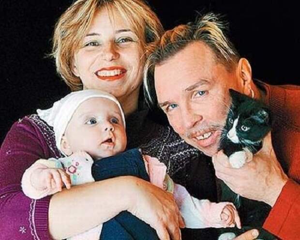 Как выглядят жены и подруги наших рок-легенд