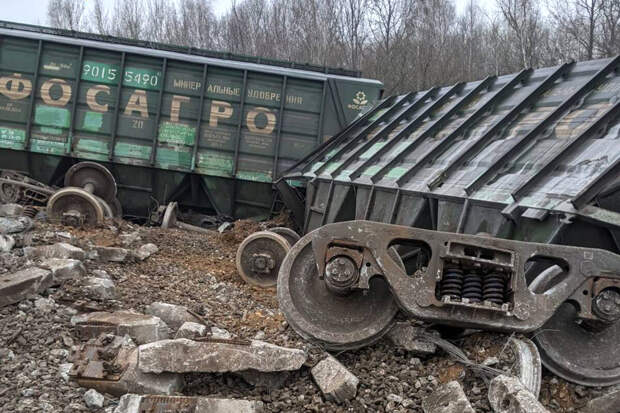 РЖД: на железной дороге в Волгоградской области грузовые вагоны сошли с рельсов