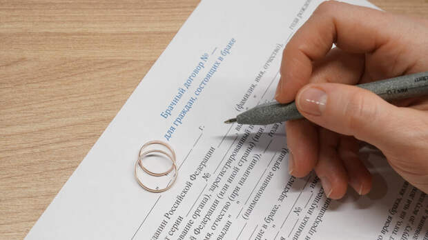 Адвокат назвал плюсы брачного договора