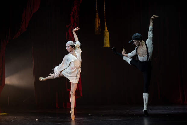 Сцена из балета «Две Анны»