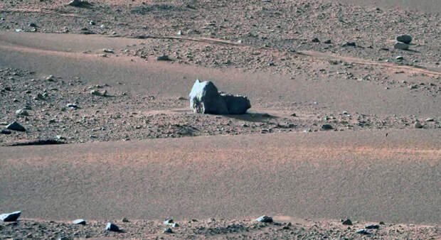 Ровер Perseverance запечатлел «сфинкса» на Марсе