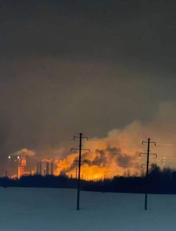Ночью дроны-камикадзе ВСУ атаковали химический завод «Дорогобуж» в Смоленской