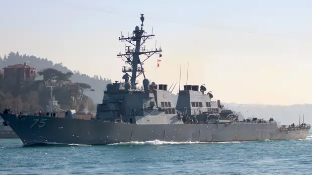 Опубликовано видео эсминца США в порту Одессы