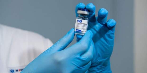 Вакцинацию от коронавируса прошли 77% сотрудников органов власти Москвы