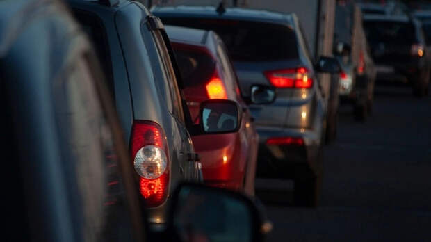 Когда штрафы не работают: В России предложили лишать прав за установку ксеноновых фар