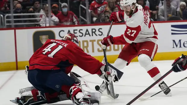 «Вашингтон Кэпиталз» уступил «Детройт Ред Уингз», несмотря на голы Овечкина и Кузнецова