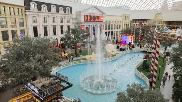 Музыка барабанов и танец дракона: грандиозное закрытие Китайского Нового года в «Острове Мечты»