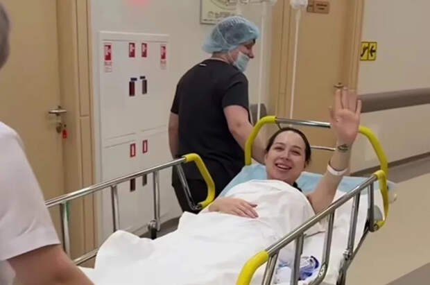 Слепнет и теряет позвонки: онколог рассказал о лечении Лерчек за миллионы