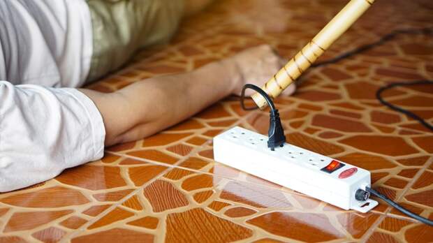 Число случаев поражения людей током с начала года возросло в Белоруссии