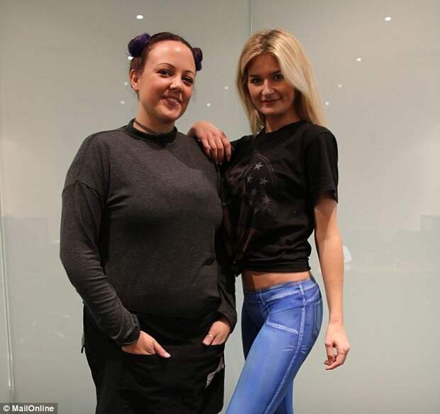 Модель прошлась по улицам Лондона в нарисованных джинсах, чтобы проверить внимание людей к одежде