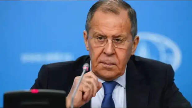 Лавров: массовое бегство иностранцев с Украины не случайно...