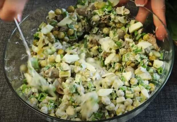 Салат новинка из малосольных огурцов — на столе съедается первым! Никакой сложной нарезки: на вкус просто объедение