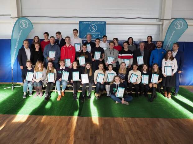 Юным мастерам по водным видам спорта вручили награды в Строгине