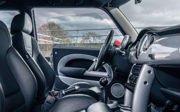 «Вечный» кузов, мощный движок, АКП — свежий премиум по цене Весты