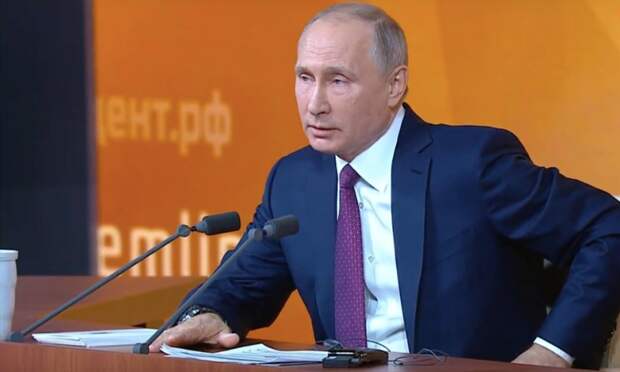 Путин предложил простить российских должников по налогам 