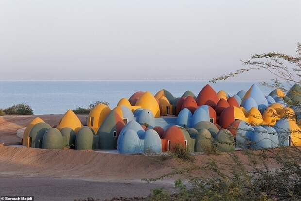 Необычный мультяшный курорт Маджара на иранском острове