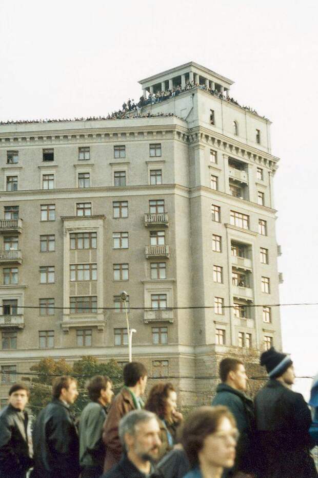 Фотография: Расстрел Дома Советов 4 октября 1993 года №10 - BigPicture.ru