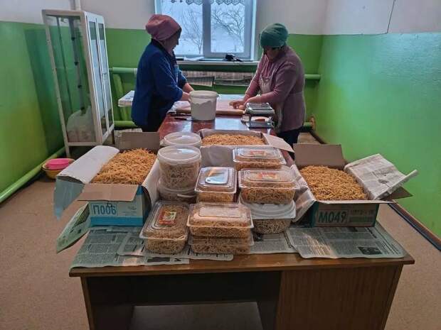 Полтонны домашней лапши отправили волонтеры из села Татарские Саралы бойцам СВО