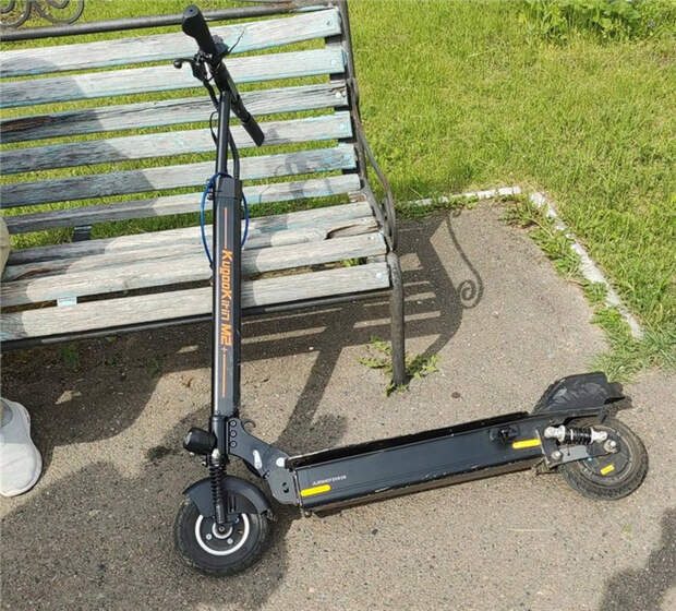 В Шарыпове дети на электросамокате попали под колеса иномарки