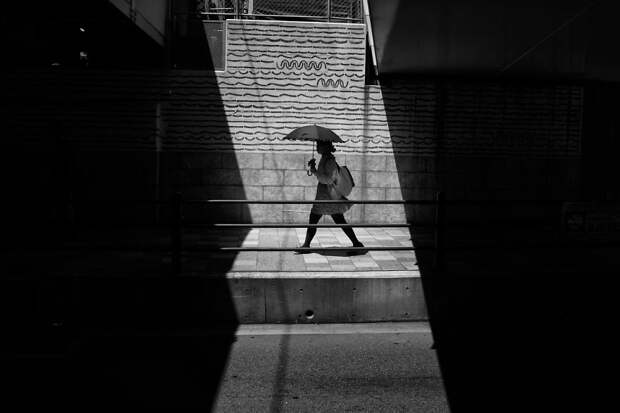 japan-street-photography-44-580888a9e63ef__880