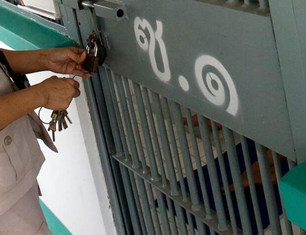 Учитель из России оказался в тайской тюрьме после двух опозданий на работу