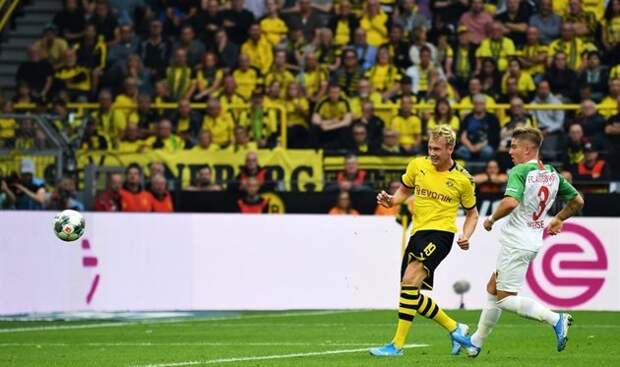 Дортмундская «Боруссия» победила «Аугсбург» в драматичном матче