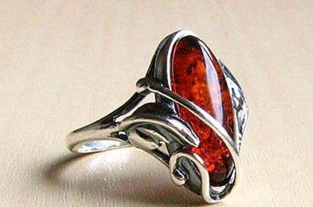 Dzintars-tavas-acis-24