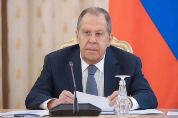 Лавров призвал уважать право Ирана на мирное использование атома
