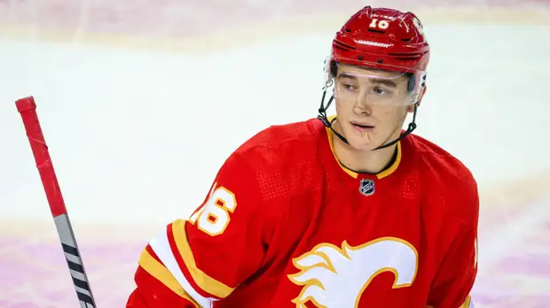 Гол Задорова помог «Калгари» прервать серию из трёх поражений в НХЛ