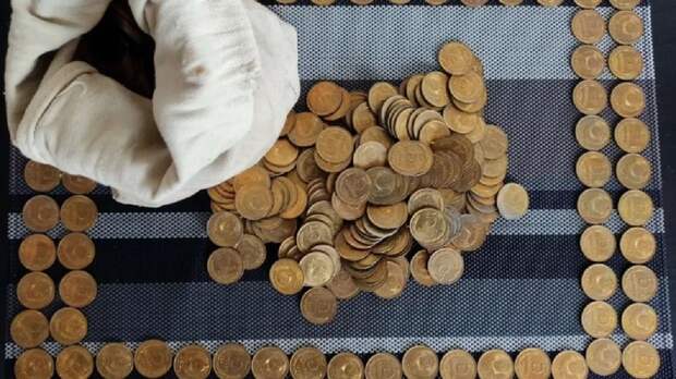 В Барнауле за миллионы продают уникальный мешок монет 1991 года выпуска