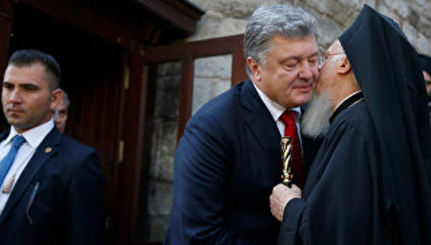 Президент Украины Петр Порошенко и Вселенский патриарх Варфоломей в Стамбуле. 3 ноября 2018 Президент Украины Петр Порошенко и Вселенский патриарх Варфоломей в Стамбуле. 3 ноября 2018