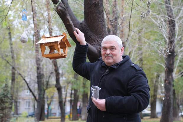 Валерий Пустовалов не даст пропасть пернатым / Фото: Артур Новосильцев