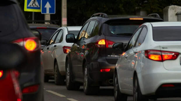 Туда не надо ехать. Где в Барнауле образовались большие пробки утром 23 сентября