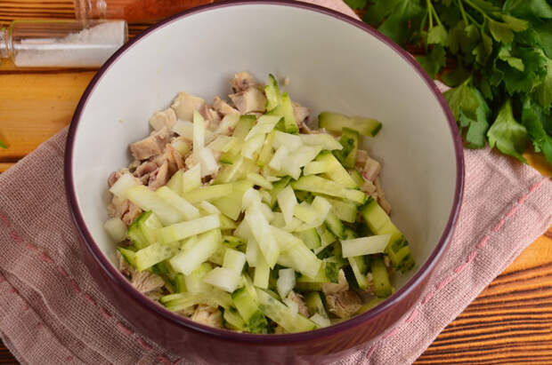 Салат «Гнездо глухаря» с курицей — оригинальный и очень вкусный рецепт
