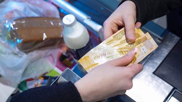 ФАС попросили проверить объективность цен в России после падения курса доллара