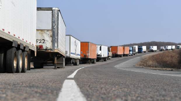 Бои дальнобоев: почему автоперевозчики России релоцируются в Казахстан