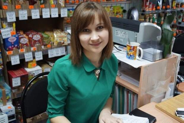 Симпатичные продавщицы